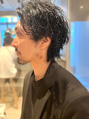 こなれ感　ツイストスパイラルパーマ　30代40代　束感