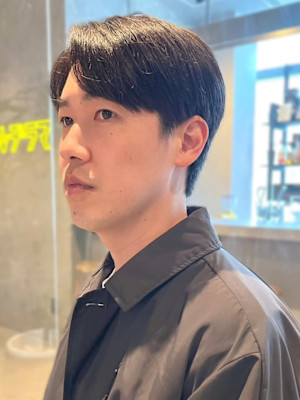ビジネス　メンズショート　ツーブロック　黒髪　20代30代