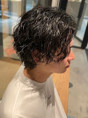 ツイスパ　黒髪　爽やか　メンズショート　長めバング　モテ髪
