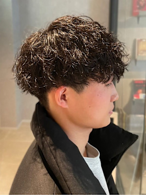 マッシュショート　ツイスパ　ツーブロック　束感　20代30代