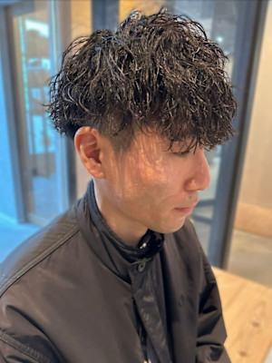 マッシュショート　ツーブロック　ツイストスパイラル　束感
