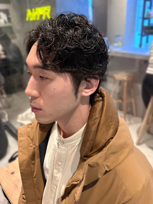 アップバング　ツイストスパイラルパーマ　ツーブロック　束感
