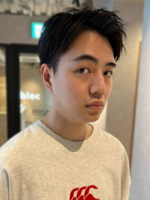ビジネス　メンズショート　爽やか　アップバング　黒髪　短髪