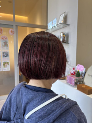 ショートボブ×レッドカラー