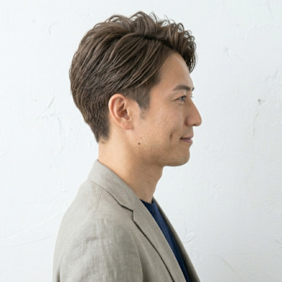 清潔感と誠実さを両立！アップバングショート