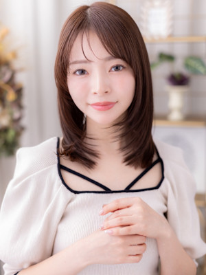 大人可愛い顔周りカットダークアッシュブラウンレイヤーカットb