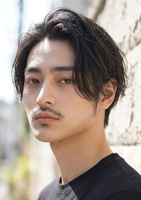 20代30代40代　無造作ミディアム＃37　烏丸