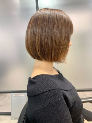 大人のゆったりショートボブ