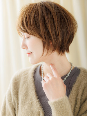 ブリーチなし透明感コーラルベージュ丸みショート20代30代