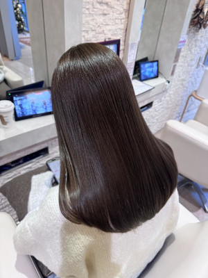 オリーブベージュでつくる透明感カラー