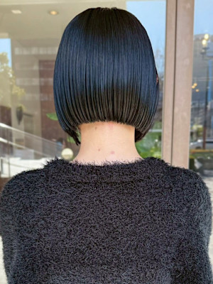 切りっぱなしボブ 前髪カット 髪質改善トリートメント 黒髪 