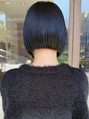切りっぱなしボブ 前髪カット 髪質改善トリートメント 黒髪 