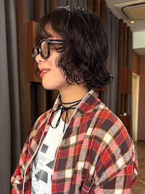 顔周りレイヤーカット ミディアムボブ ヒッピーパーマ 韓国風