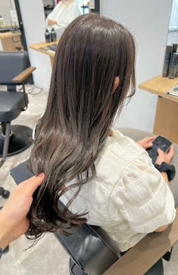 柔らかオリーブグレージュ