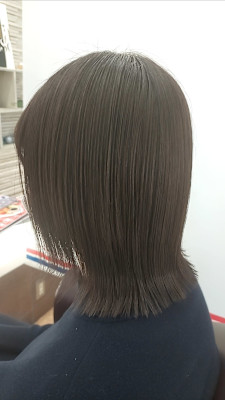 艶ストレート×ナチュラル外ハネミディ