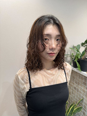 顔まわりレイヤー/パーマスタイル