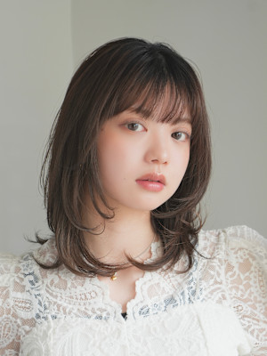 ミディアムレイヤー・ボブ/絶壁解消/20代/３０代/長め 