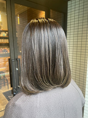 大人前下がりボブ