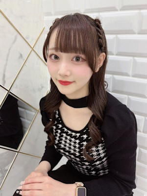 ぱっつん前髪×流しバング×編み上げハーフツイン＊まゆ