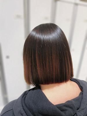 【髪質改善ストレート】伊勢原で叶う艶髪