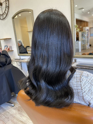 韓国風ヘア/巻き髪/暗髪