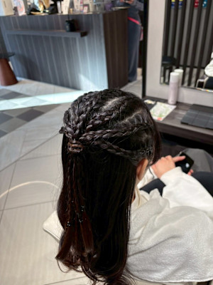 個性が光る、ストリート編み込みアレンジ