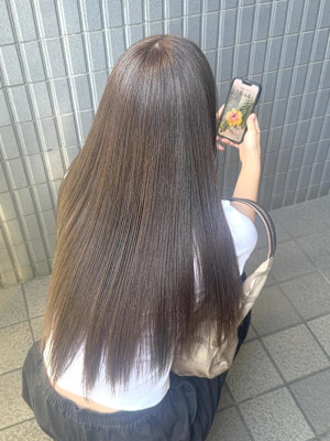 ワンカラーで明るめベージュ