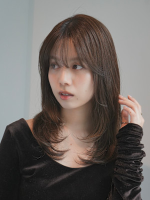 ミディアムレイヤー・ボブ/絶壁解消/20代/３０代/長め 