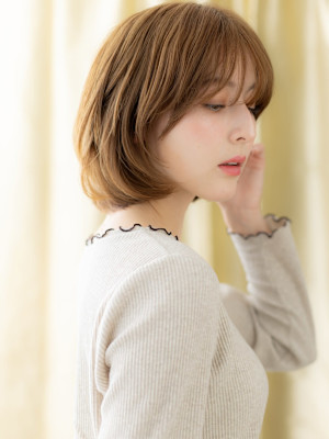 コーラルベージュブリーチなし顔周りレイヤーボブ30代40代