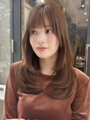 セミロング30代40代ストレートレイヤー前髪なし前髪あり表参