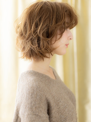 オレンジベージュブリーチなしゆるふわボブパーマ30代40代