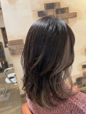 透明感グレージュの韓国風ロングレイヤー【225スタイル】