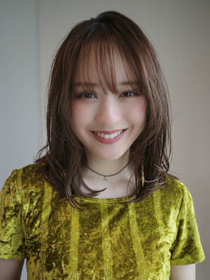 ミディアムレイヤー・ボブ/絶壁解消/20代/３０代/長め 