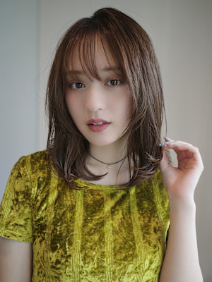ミディアムレイヤー・ボブ/絶壁解消/20代/３０代/長め 