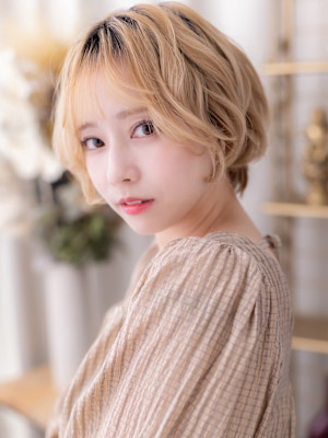 韓国風ハイトーンカラー小顔プードルパーマコテ巻き風パーマb