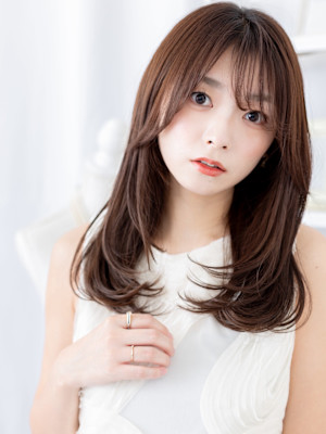 ダークアッシュブラウンロングレイヤーカット　グレージュb