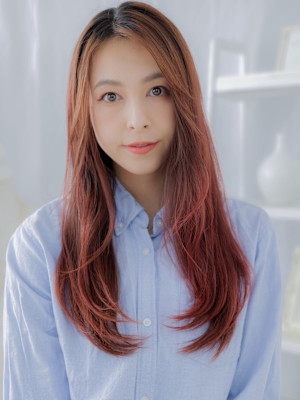 ツヤ感ワインレッドこなれエアストレート　レイヤーカットb