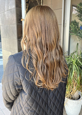 透明感ベージュ