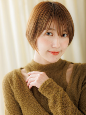 コーラルベージュブリーチなし丸みショートマッシュ20代30代
