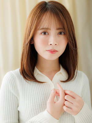 美髪ミルクグレージュブリーチなし艶感ストレート30代40代