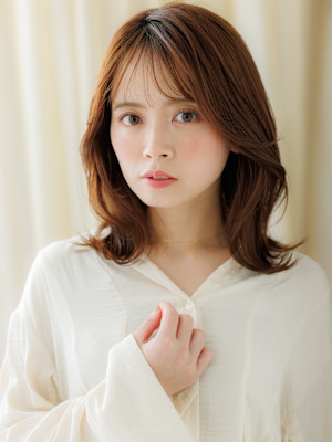 クラゲウルフくびれヘアミディアムレイヤーカット30代40代