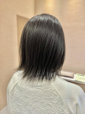 オリーブグレージュ