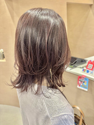 ピンクベージュ