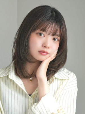 ミディアムレイヤー・ボブ/絶壁解消/20代/３０代/長め 