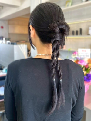 アップスタイル お団子 編みこみ アレンジ ヘアセット