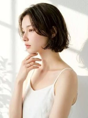 顔周りカット ショートボブ　20代　ダークアッシュ 透明感