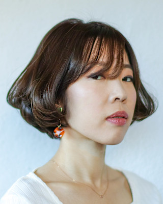 泡のように繊細な巻き髪ボブ