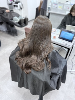 ブリーチなし透明感たっぷりヘーゼルグレージュ