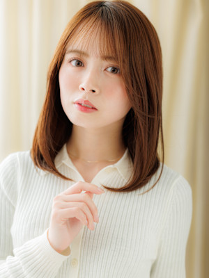 美髪ミルクグレージュブリーチなし艶感ストレート30代40代