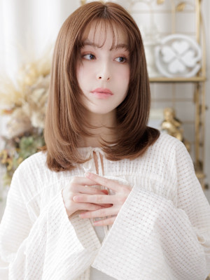春カラーブリーチなし小顔ミディアムレイヤー　顔周りカット